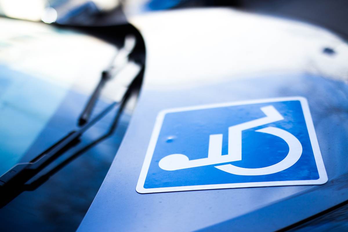 Legge 104: esenzione del bollo auto ed esonero dell'imposta su auto nuove e usate