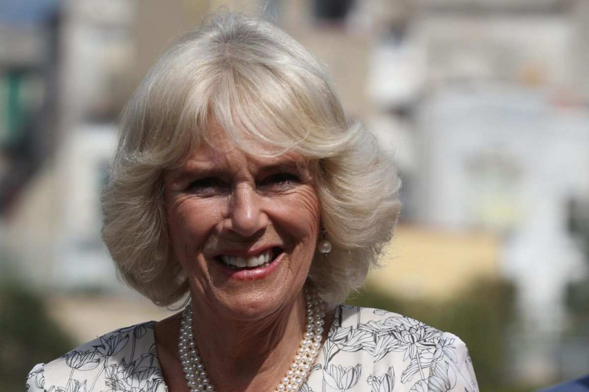 messaggio segreto camilla inghilterra cosa sta accadendo corte