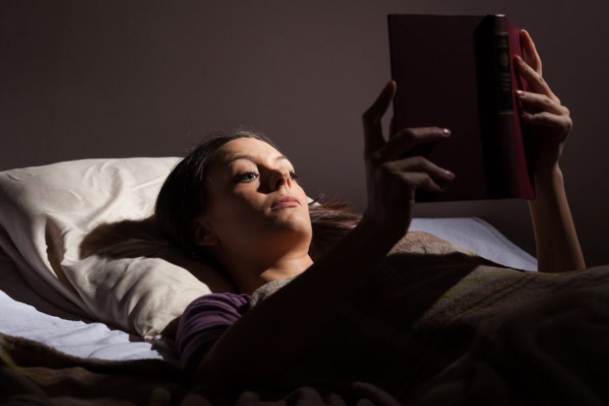 Queste pericolose abitudini prima di dormire espongono a malattie