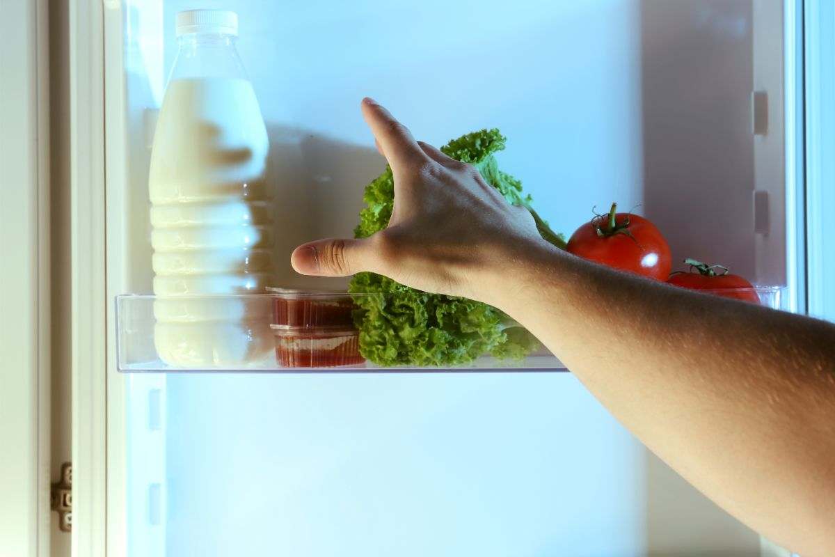 Latte in frigorifero