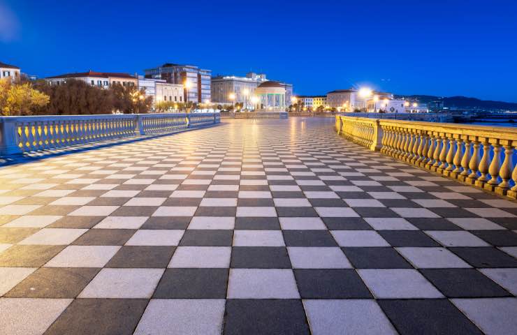 Terrazza Mascagni sul lungomare di Livorno 