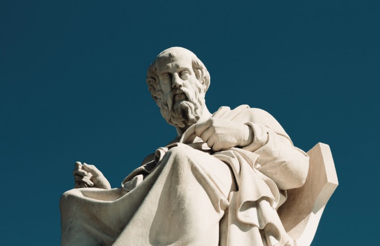 Statua di Platone rappresentante della filosofia antica 
