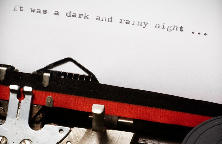 Inizio di un racconto thriller su macchina da scrivere 