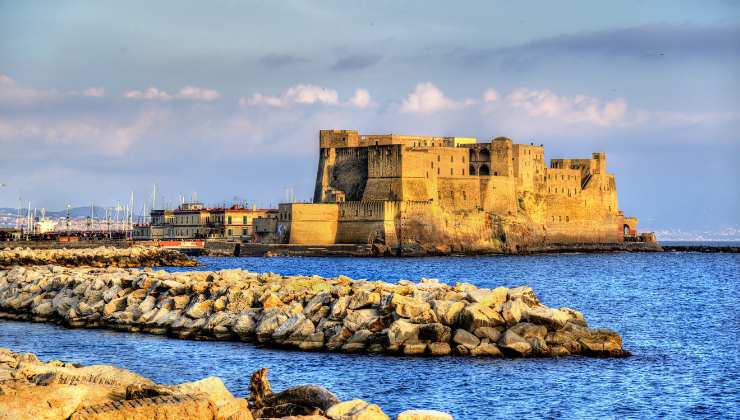 castel dell'ovo leggenda di virgilio