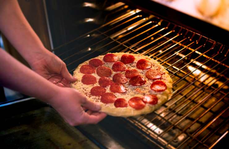 pizza surgelata in forno