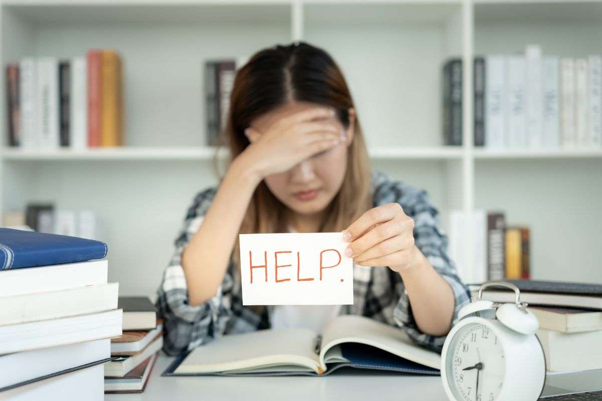 Ragazza in difficoltà