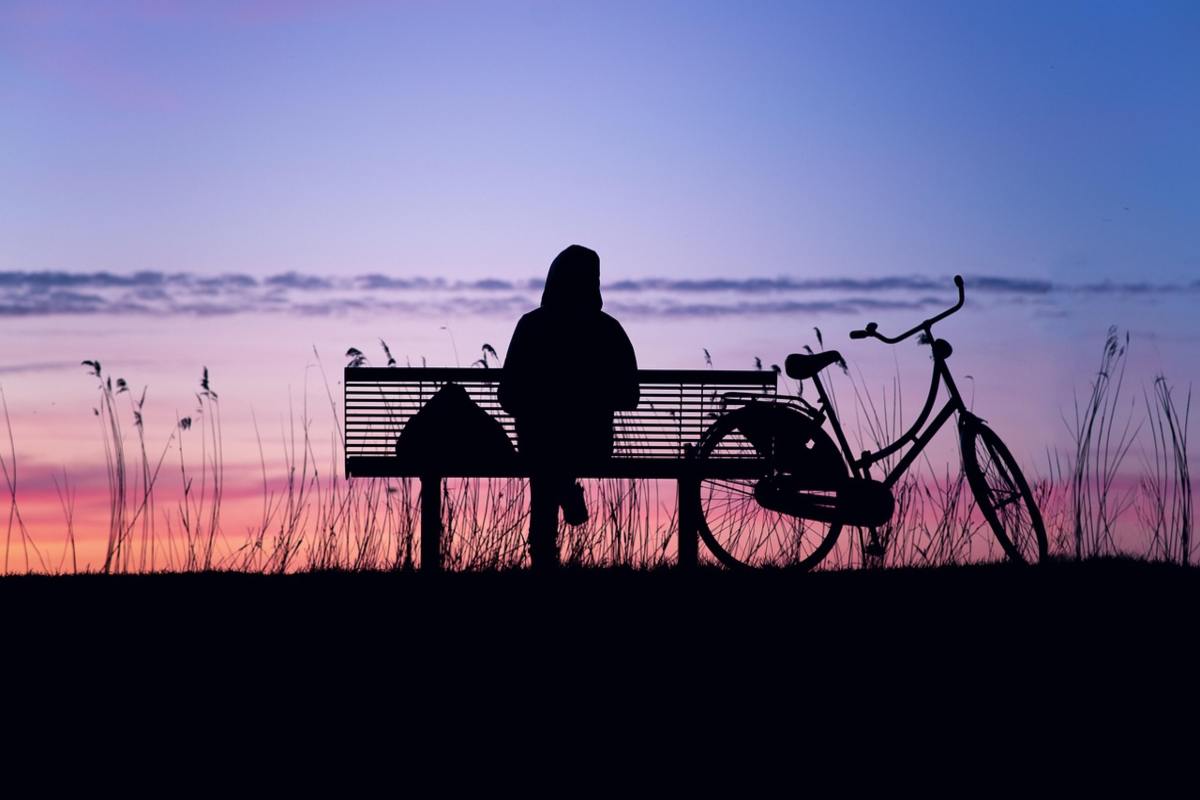 Ti manca anche se lo vedi ogni sera? È più normale di quanto pensi.